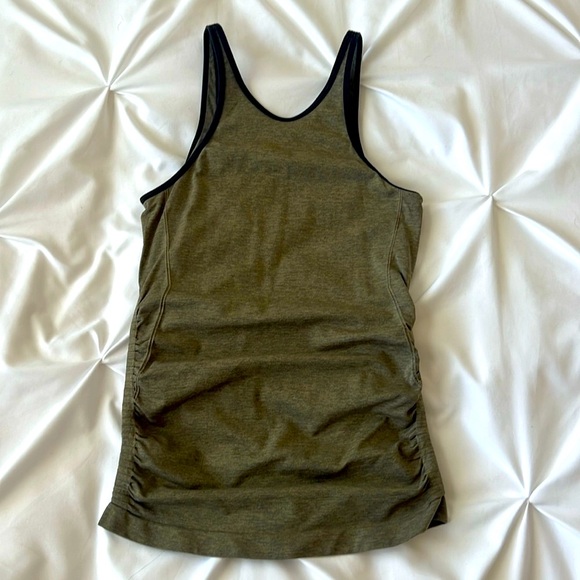 Lululemon 🍋 army green top - Picture 1 of 6
